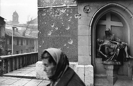 Bosnia, Sarajevo. Una chiesa cattolica.jpg