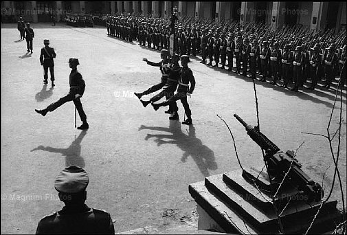 Chile, Santiago. Parata per il 10_anniversario del golpe di Pinoche.jpg