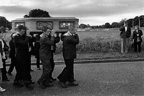 Irlanda del Nord, Graigavon. Un funerale.jpg