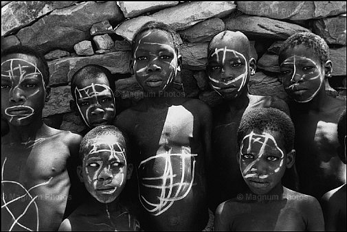 Mali, villaggio di Segue. Bambini in una Missione Cattolica.jpg