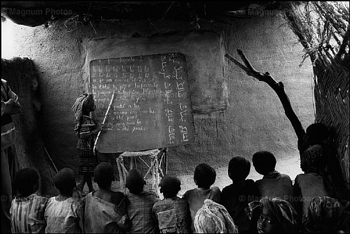 Mali, villaggio di Suan. Nella scuola del villaggio.jpg