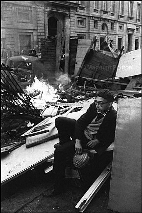 6_arrondissement. Barricate nel Quartiere Latino, in Rue des Saints-P妑es.jpg