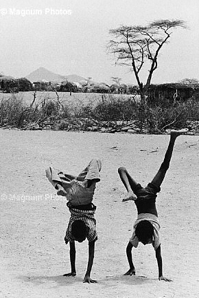 Somalia. Bambini in un campo profughi.jpg