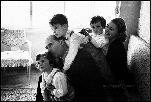 Italia, Roma. Il regista Roberto Rossellini e Ingrid Bergman.jpg