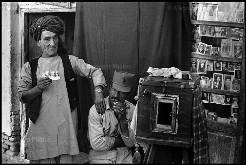 Afghanistan, Herat. Studio fotografico.jpg