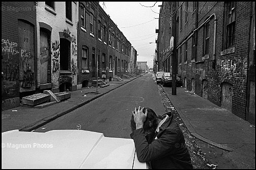 Stati Uniti, Pennsylvania. Arresto per possesso di droga, a North Philadelphia.jpg