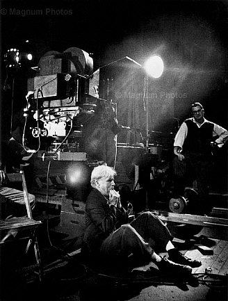 Ritratti & Personalit_Stati Uniti. Charlie Chaplin sul set del film \\'Luc.jpg