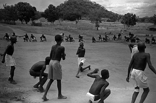 Sudan, Yei. Bambini che giocano.jpg