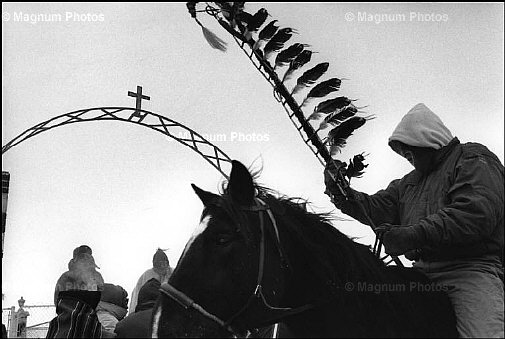 South Dakota, tra Red Owl Springs e il Wounded Knee Massacre Site. Vicino il cimitero.jpg