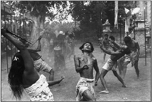 Indonesia, isola di Bali. Danza Barong, nel villaggio di Batubulan -1.jpg