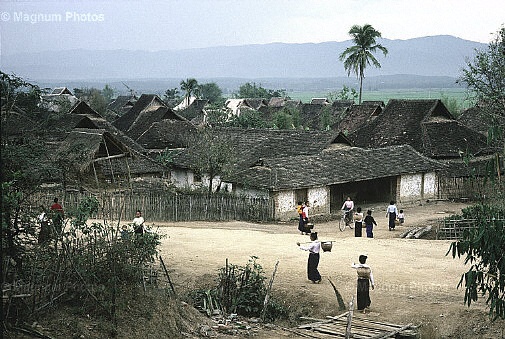 Provincia dello Yunnan, Xishuangbanna. Villaggio Dai.jpg