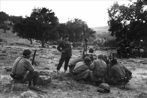 Algeria. Accampamento dei miliziani del FLN.jpg