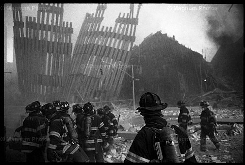 Stati Uniti, New York. I vigili del fuoco a Ground Zero -1.jpg