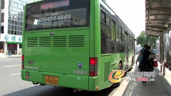 公交车600.jpg