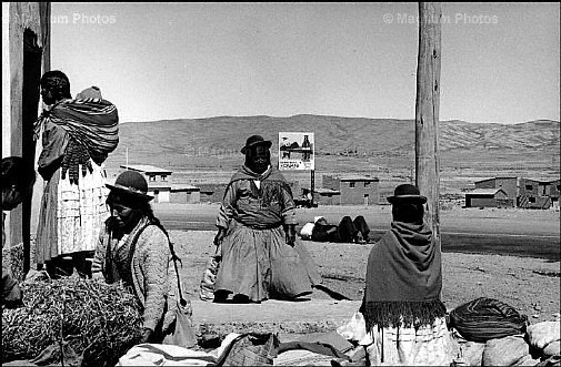 Bolivia. Sulla strada per Ozurro.jpg