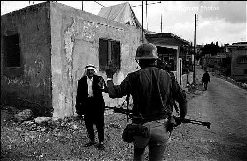 Libano, sul confine con Israele. Villaggio arabo.jpg