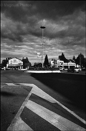 Francia, Citt_di Yerres. Place Gambetta.jpg