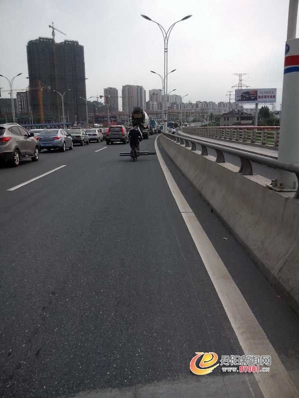 骑车1.jpg