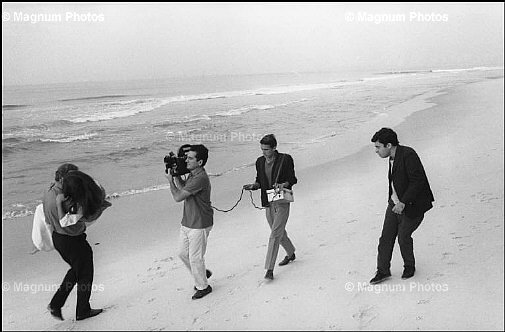 Brasile, Rio de Janeiro. Il regista Glauber Rocha sul set del film \\'Terra .jpg