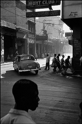 Cuba, L\\'Havana. L\\'Avenida Italia.jpg