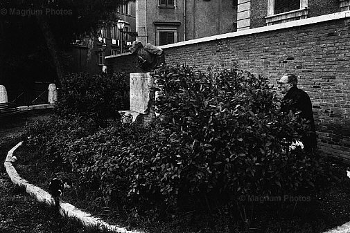 Italia, Roma. Piazza Trilussa, nel quartiere di Trastevere.jpg