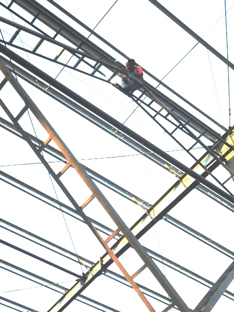 DSC09427烈日下的高空作业.JPG