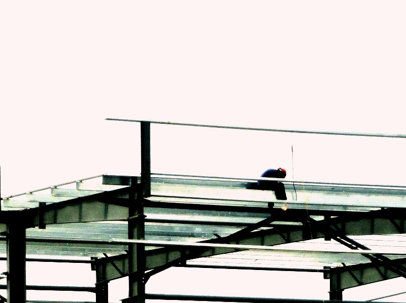 DSC09377烈日下的高空作业.JPG