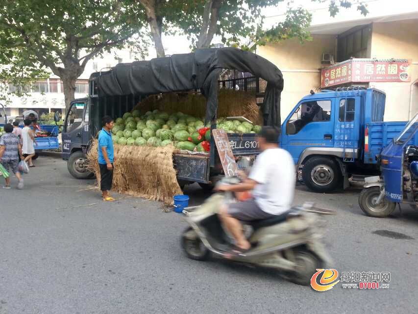 南门大街瓜市.jpg