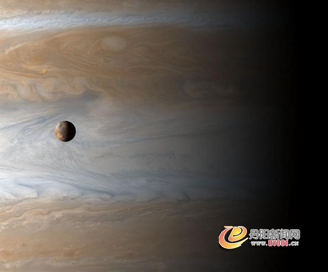 木星上空的卫星.PNG