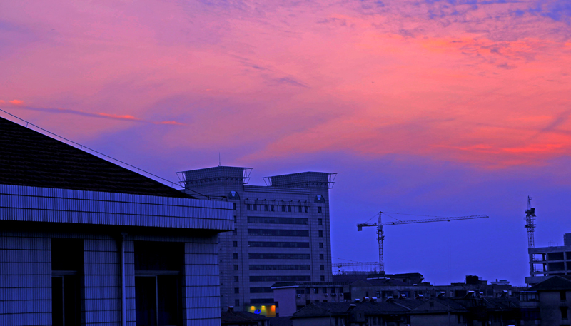 夕阳西下的彩云3.jpg