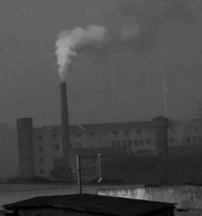 雾霾天气看冒烟4.jpg