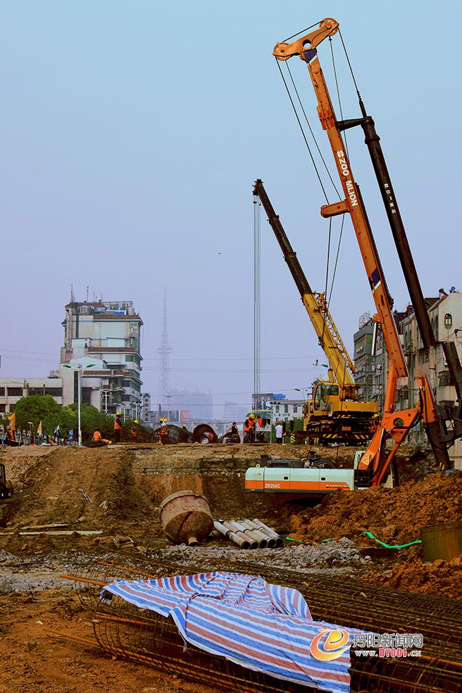 大桥建设工地.jpg