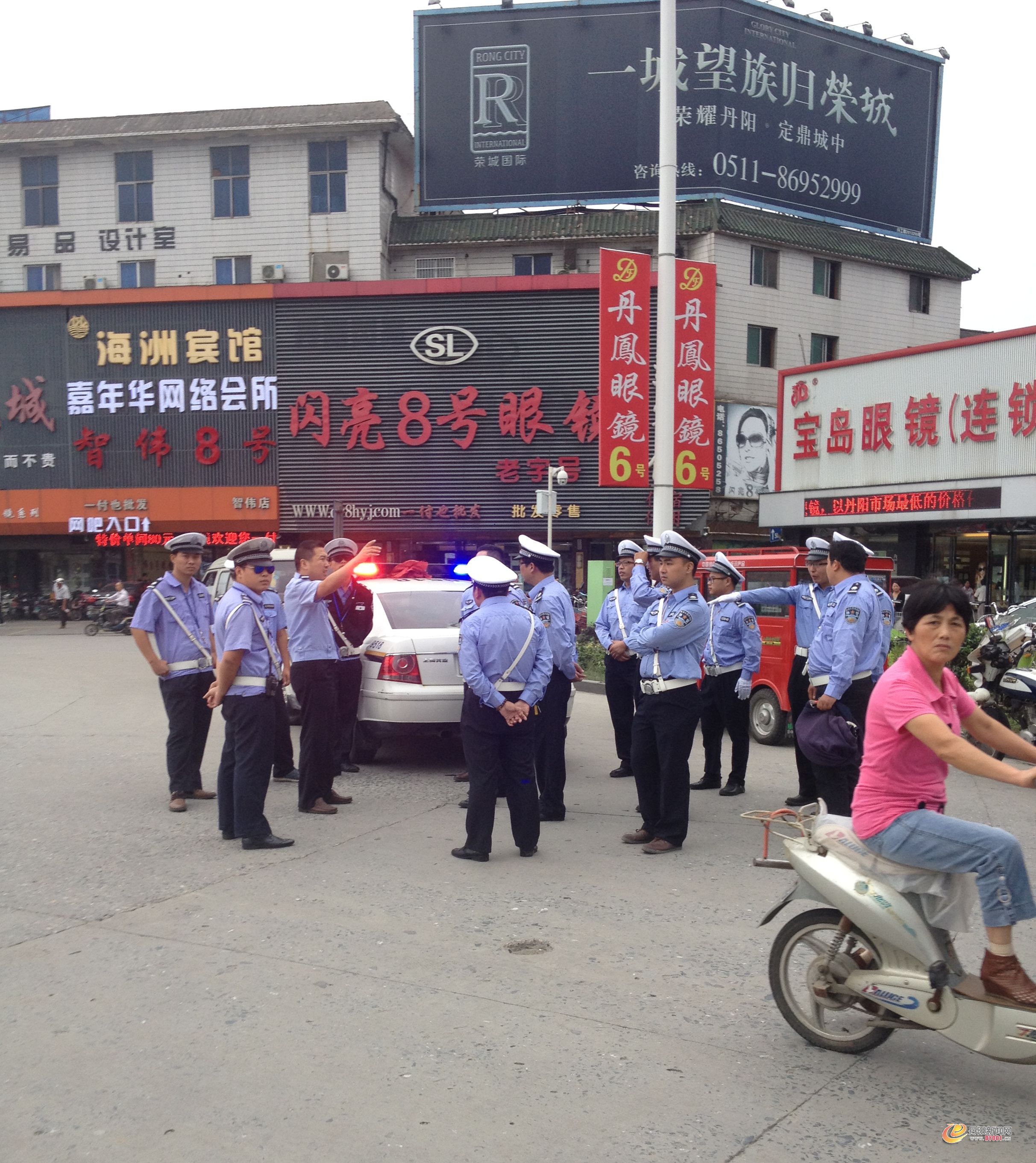 中山路铁路涵洞封闭 001.jpg