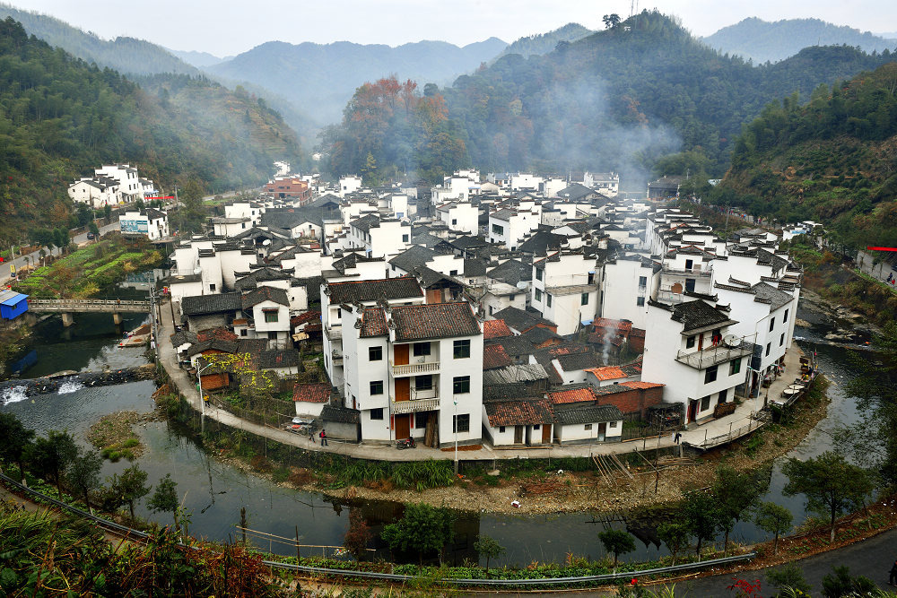 nEO_IMG_11.21菊径------中国最圆的乡村  2014.11.21摄于婺源菊径村.jpg