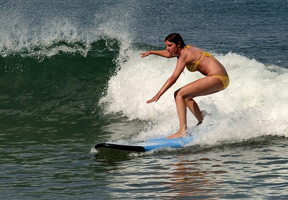 冲浪者  拍摄于印尼巴厘岛.jpg