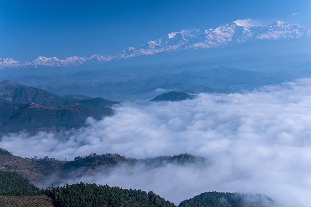 9.喜马拉雅山下的云海   2015.03.10摄于尼泊尔班迪布尔.jpg