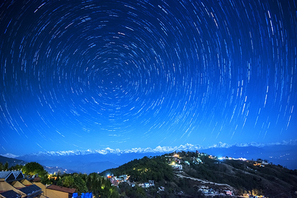 12.喜马拉雅山上的星轨   2015.03.11摄于尼泊尔纳加阔特.jpg