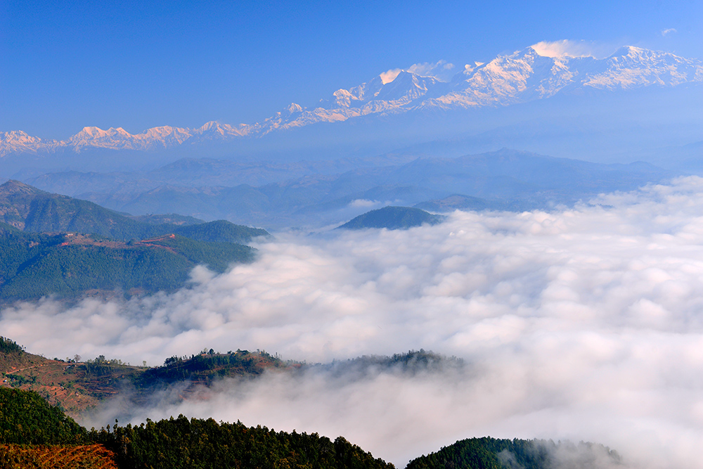 15.喜马拉雅山下的云海  .jpg