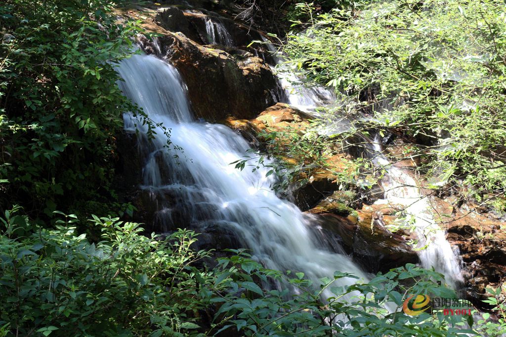 华之旅神农架天生桥风景区.jpg