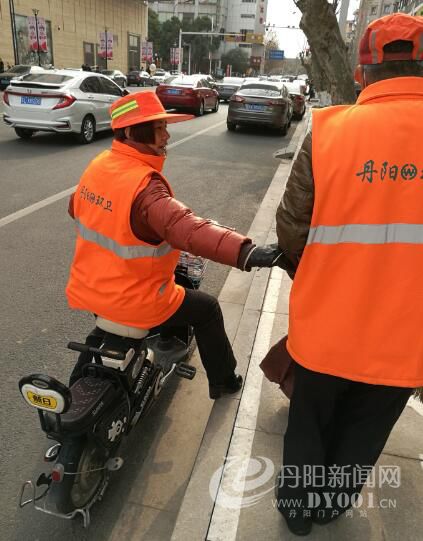 张丹凤确认同事状况良好