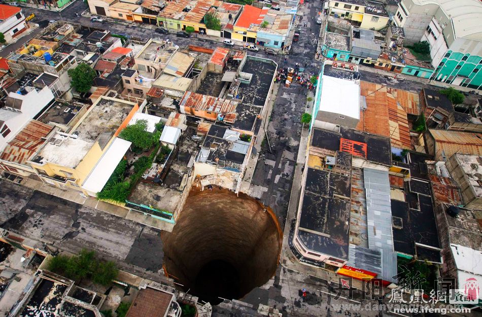 5月31日，危地马拉飓风过后出现如此巨洞