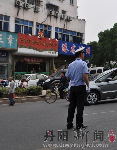 称职的交警