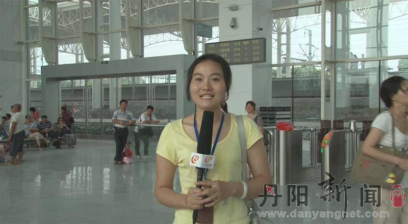 新闻网记者现场报道.jpg