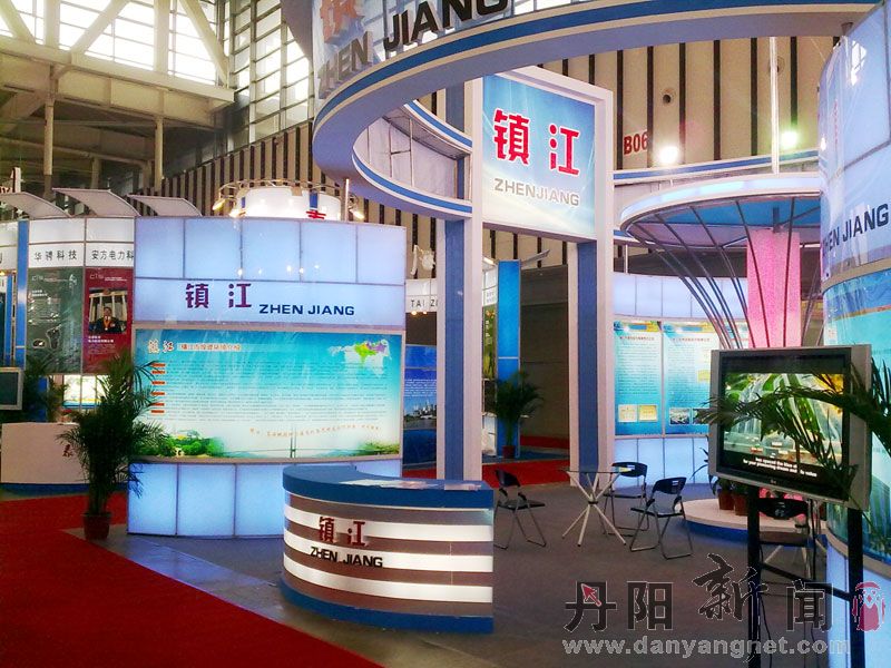镇江馆观众门口罗雀.jpg