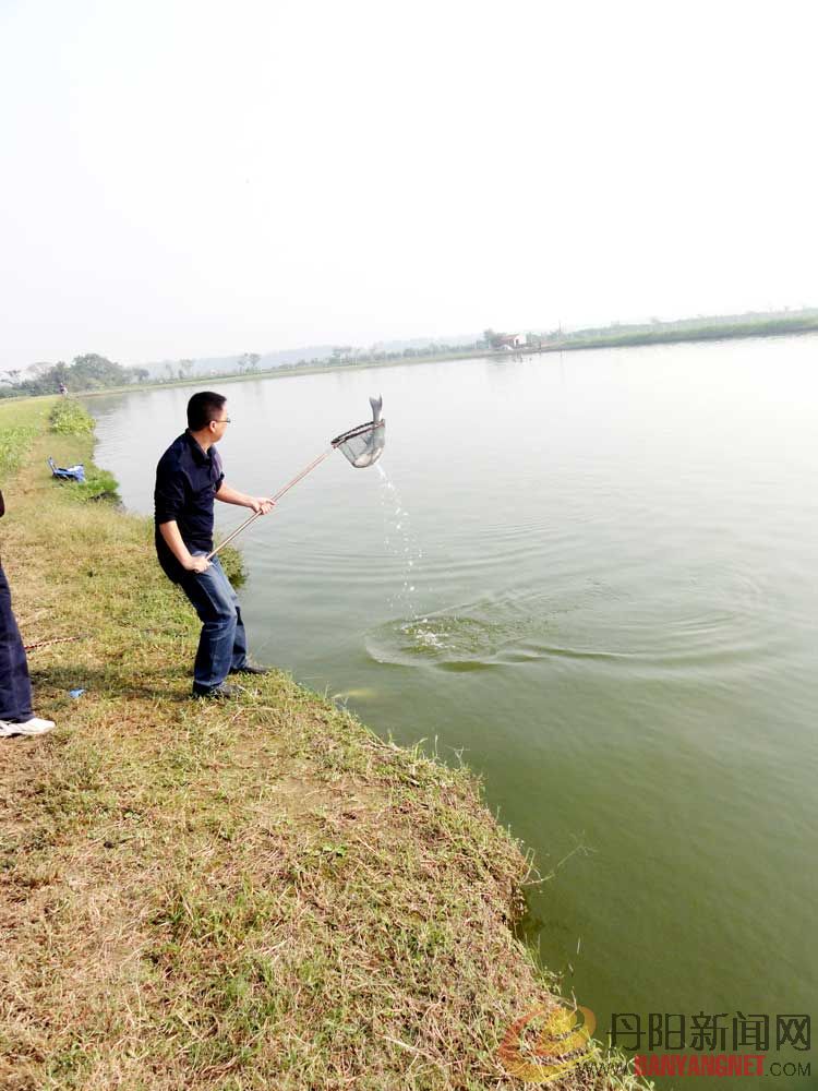 鱼没钓成，我帮忙来了.jpg