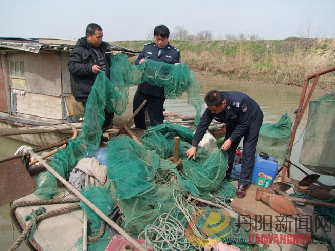 地点：后巷镇长江边渔船上