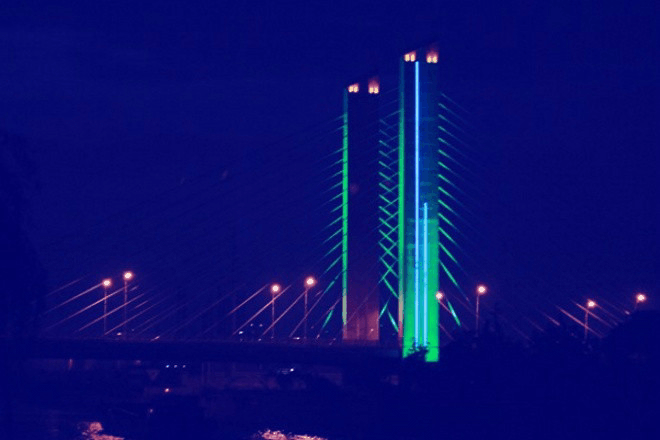 大桥夜景.gif