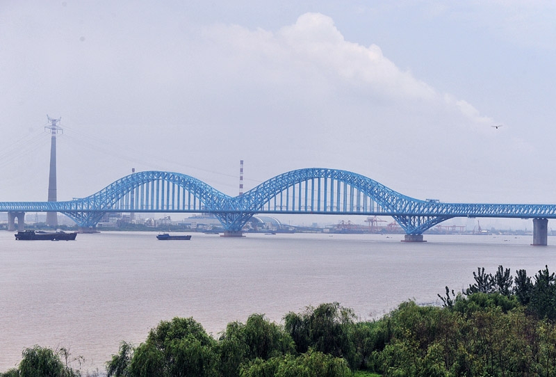 横跨长江的京沪高铁大桥