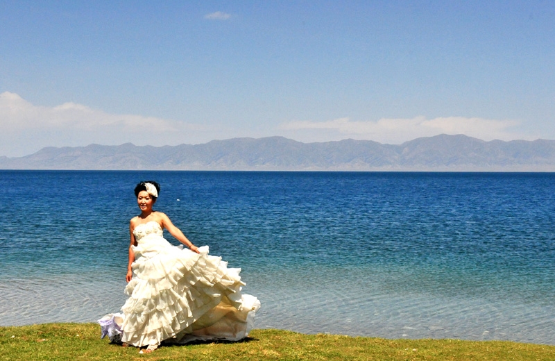 湖畔新娘